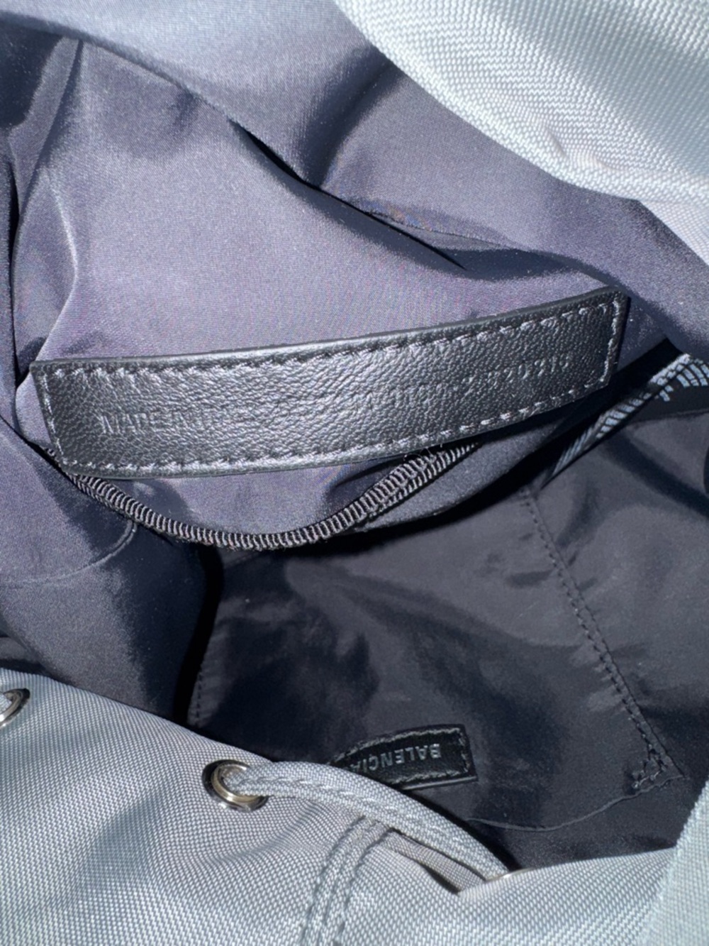BALENCIAGA WOMEN'S WHEEL SMALL DRAWSTRING BUCKET BAG IN GREY - Picture 11 of 11